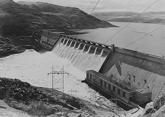 Photo of the Grand Coulee Dam in Washington State, built in 1933.